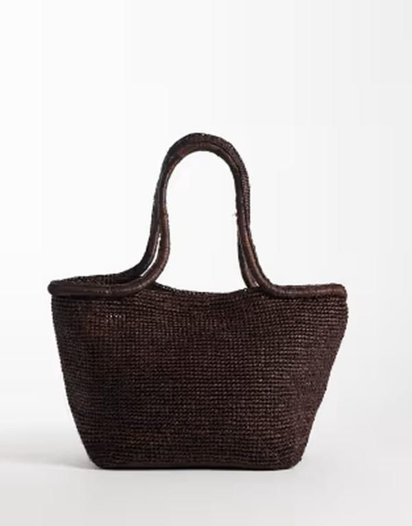 アルケット レディース バッグ ARKET pure raffia straw medium tote in dark brown ブラウン
