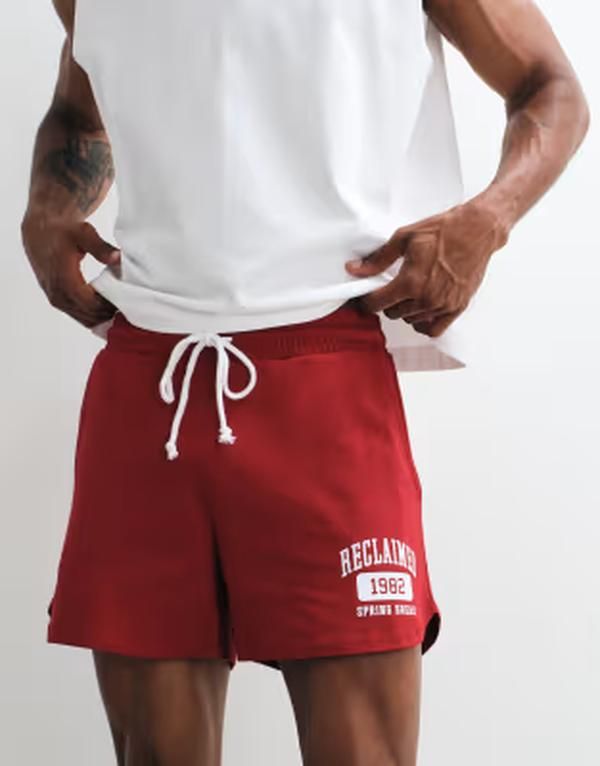 リクレイム ヴィンテージ メンズ ボトムス ハーフパンツ・ショーツ ショートパンツ Reclaimed Vintage runner shorts part of a set RED レッド