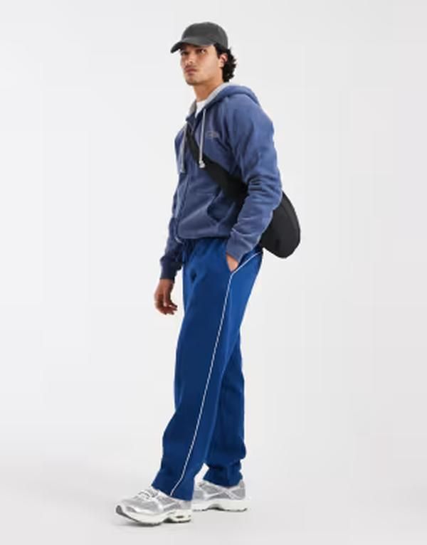 エイソス メンズ ボトムス カジュアルパンツ ストレート スウェットパンツ ASOS DESIGN straight leg sweatpants with piping Estate blue ブル
