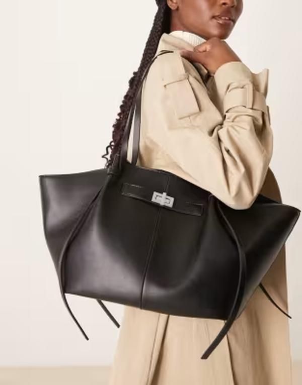 ジーナトリコ レディース バッグ レザー フェイクレザー Gina Tricot faux leather medium tote bag with strap and clutch detail b