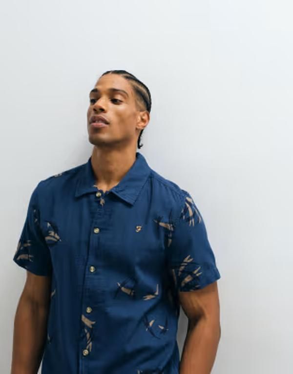 ファーラー メンズ トップス シャツ プリント ロゴ Farah Ernest short sleeve arrow print logo shirt part of a set MID BLUE ブ