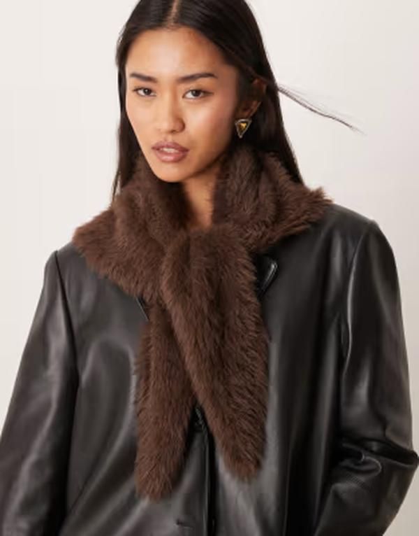 ジーナトリコ レディース アクセサリー マフラー・ストール・スカーフ Gina Tricot hairy triangle scarf Brown ブラウン