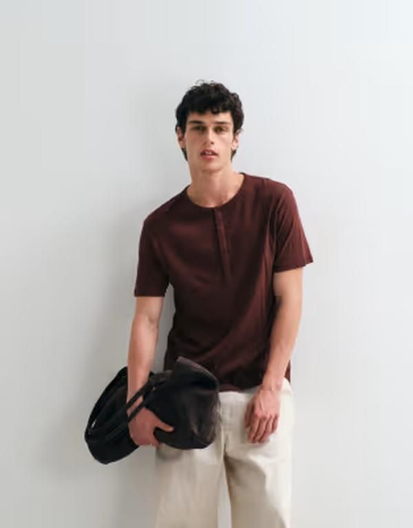エイソス メンズ トップス Tシャツ レギュラーフィット ヘンリーネック リネン ASOS DESIGN regular fitshirt withenley neck with linen Rum