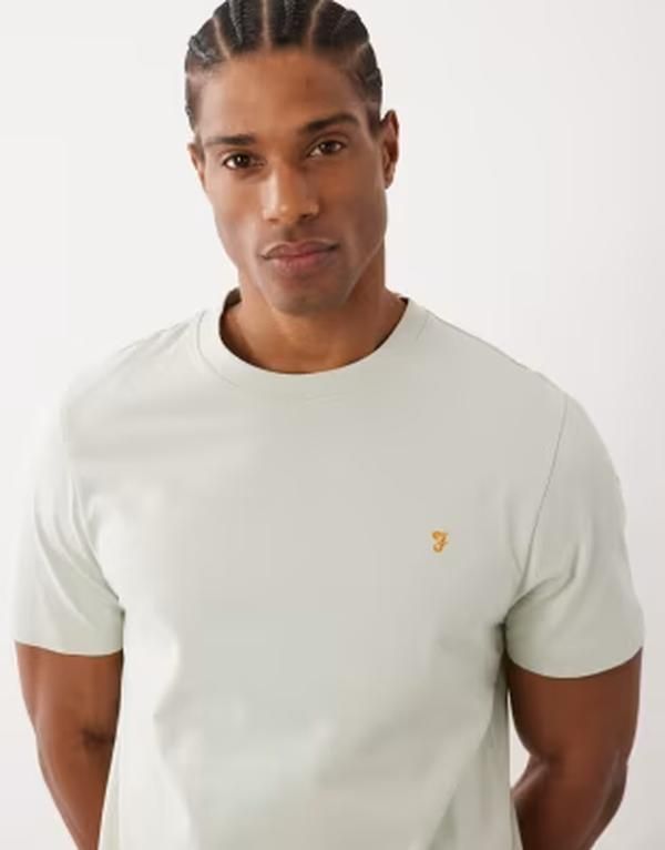 ファーラー メンズ トップス Tシャツ ロゴ Farah Danny regular logo Tshirt in light GREEN グリーン