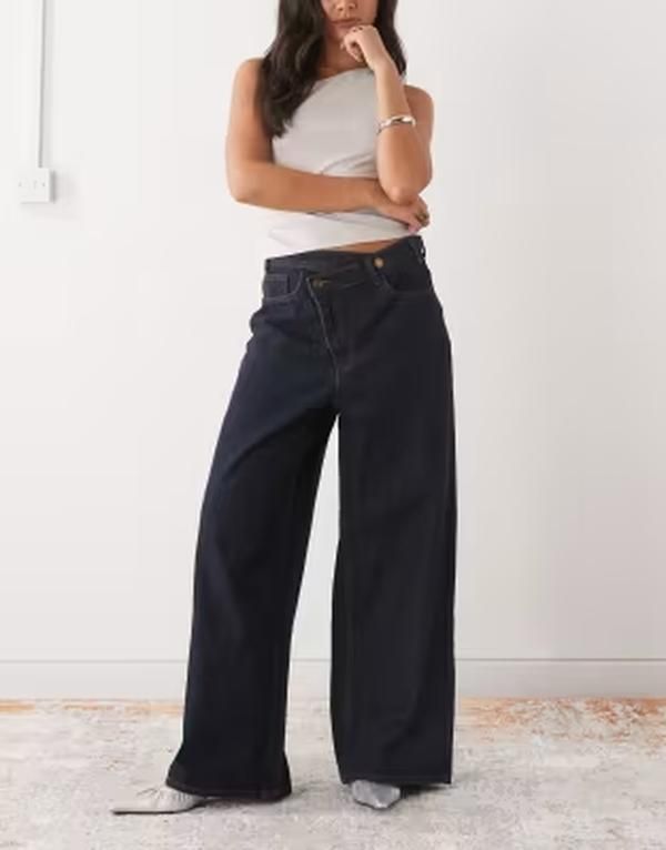 ライオネス レディース ボトムス デニムパンツ ワイドレッグ アシンメトリー ローライズ ジーンズ Lioness Blue Crush low rise asymmetric waistbandet
