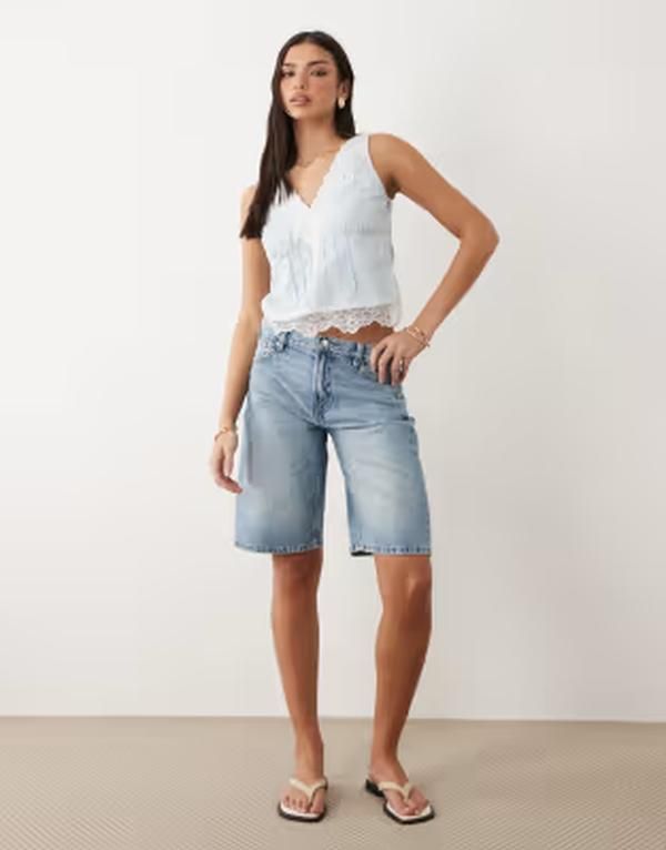 ジーナトリコ レディース ボトムス ハーフパンツ・ショーツ ショートパンツ デニム Gina Tricot barrel denim shorts in lightwash blue ブルー