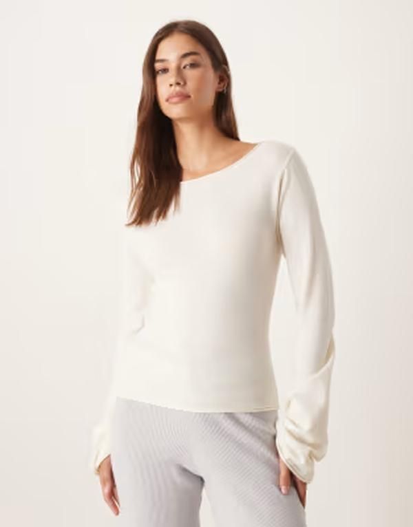 ジーナトリコ レディース アウター ニット・セーター Gina Tricot long sleeve boatneck fine knitop in cream クリーム