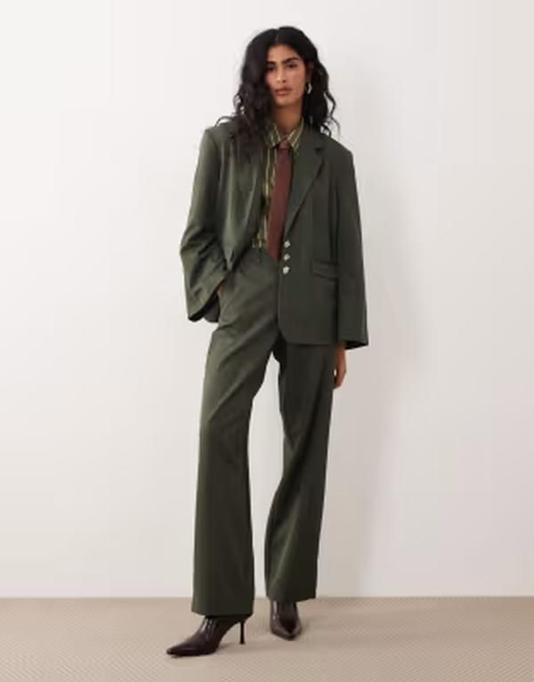 ヴィラ レディース ボトムス カジュアルパンツ ワイドレッグ ハイウエスト VILA high waist wide leg tailo red pants in deep khaki part of