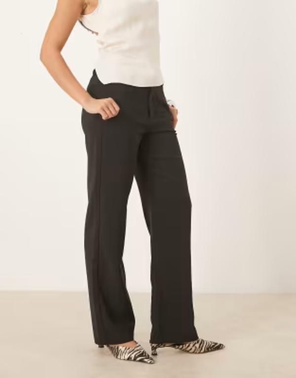 ジーナトリコ レディース ボトムス カジュアルパンツ ストレート Gina Tricot straight leg tailo red pants Black ブラック