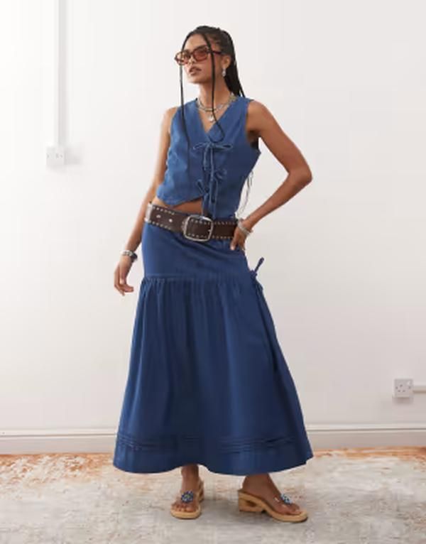 リクレイム ヴィンテージ レディース ボトムスカート デニム Reclaimed Vintage denim prairie skirt with bow detail part of a set M