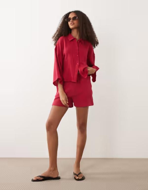 ジェイディーワイ レディース ボトムス ハーフパンツ・ショーツ ショートパンツ JDY cheesecloth shorts part of a set Ski patrol レッド