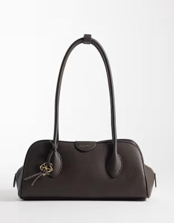 カルバンクライン レディース バッグ Calvin Klein emblem pebble shoulder bag in chocolate Delicioso ブラウン