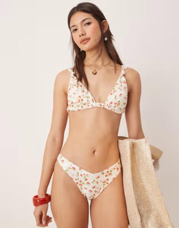 ジーナトリコ レディース 水着 トップのみ プリント Gina Tricotriangle bikini top with wide strapstrawberry print Strawberry