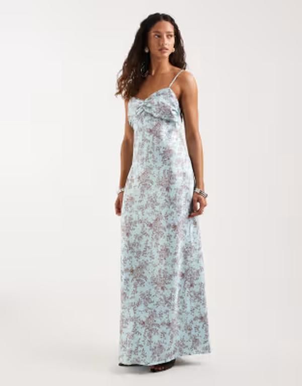 プリティラヴィッシュ レディース トップス ワンピース フラワー柄 ギャザー サテン マキシ フラワー Pretty Lavish Joely satin ruched bust maxi dress
