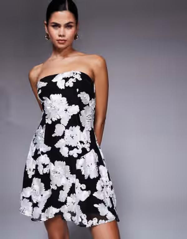 カイア レディース トップス ワンピース フラワー柄 ミニ フラワー Kaiia exclusive bandeau textu red floral mini dress and MONO ホワイト