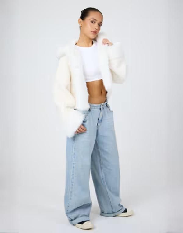 アリアコーブ レディース アウター ジャケット・ブルゾン フーデッドジャケット Aria Cove faux fur trim boucle hooded jacket in cream クリーム