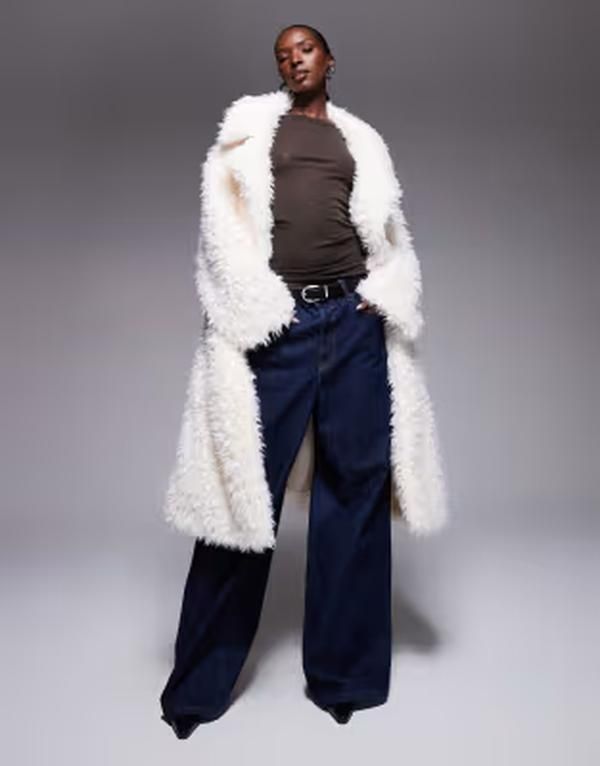 アリアコーブ レディース アウター コート プラスサイズ Aria Coversized plush teddy longline belted coat in cream クリーム