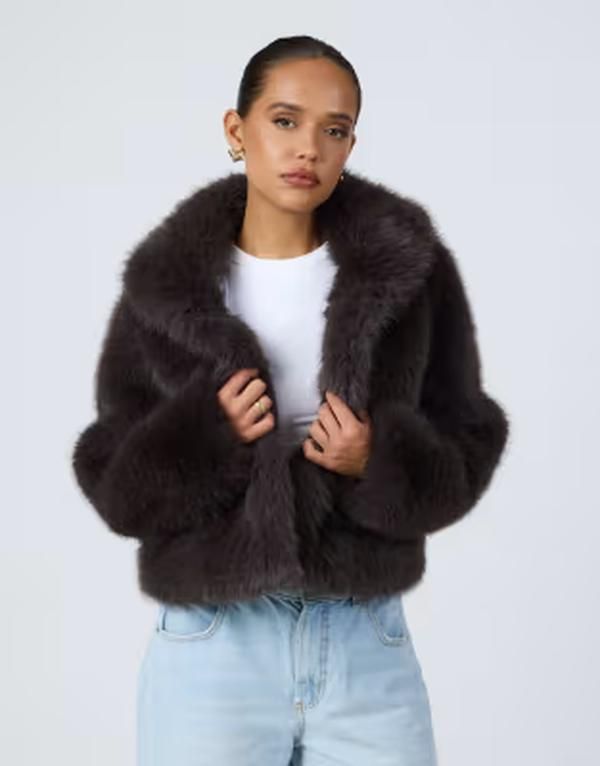 アリアコーブ レディース アウター コート クロップド Aria Cove faux fur colla red cropped coat in charcoal チャコール