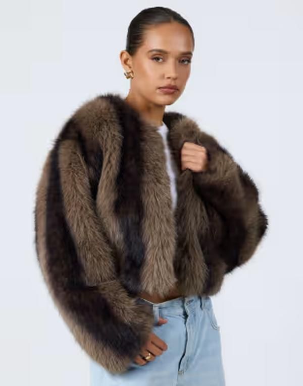 アリアコーブ レディース アウター ジャケット・ブルゾン クロップド Aria Cove cropped faux fur jacket stripe BROWN ブラウン