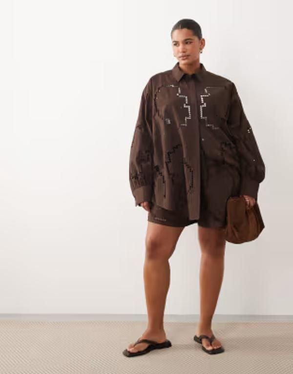 アレンジ レディース ボトムス ハーフパンツ・ショーツ ショートパンツ 刺繍 ARRANGE Curve cutwork embroide red shorts in chocolate part o