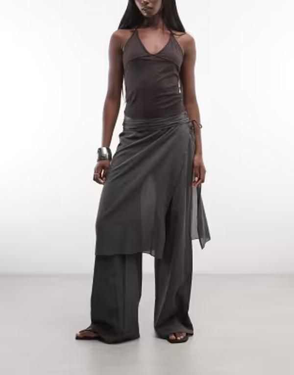 ウィークデイ レディース ボトムス カジュアルパンツ シアー スカート Weekday sheer pants with laye red skirt in dark gray グレー