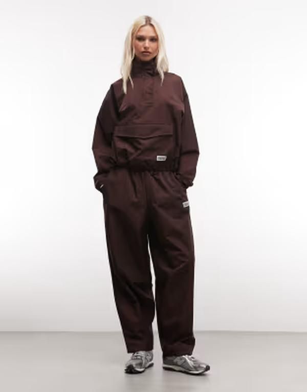 エイソス レディース ボトムス カジュアルパンツ ナイロン スウェットパンツ ASOS Weekend Collective Weekend Collective barreleg nylon swe
