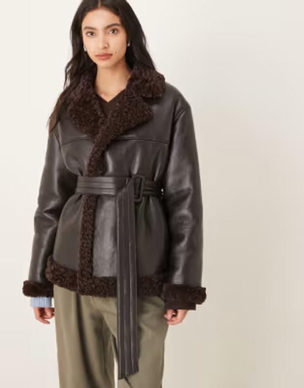 ジーナトリコ レディース アウター コート ジャケット Gina Tricot shorteddy PU belted jacket with brown collar trim Brown ブラウン