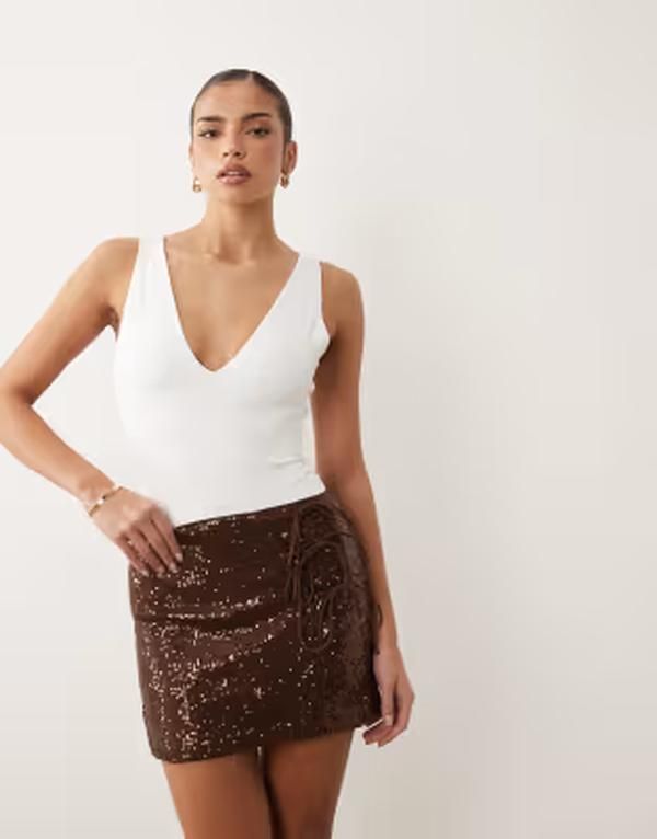 エイソス レディース ボトムスカート ミニ スパンコール ASOS DESIGN sequined side tie mini skirt in chocolate チョコレート