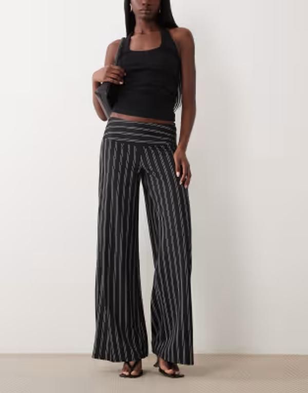 ジーナトリコ レディース ボトムス カジュアルパンツ ワイドレッグ ジャージー Gina Tricot wide leg jersey pants and black stripes White bl