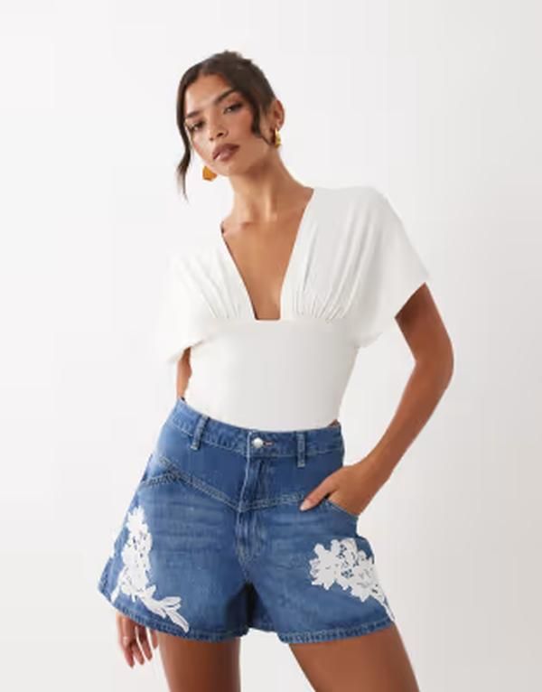 エイソス レディース ボトムス ハーフパンツ・ショーツ ショートパンツ レース ASOS LUXE applique lace shorts NAVY ネイビー