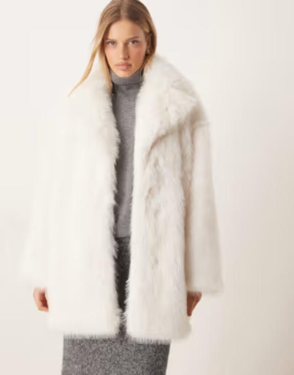 ジーナトリコ レディース アウター コート Gina Tricot faux fur mid coat White ホワイト