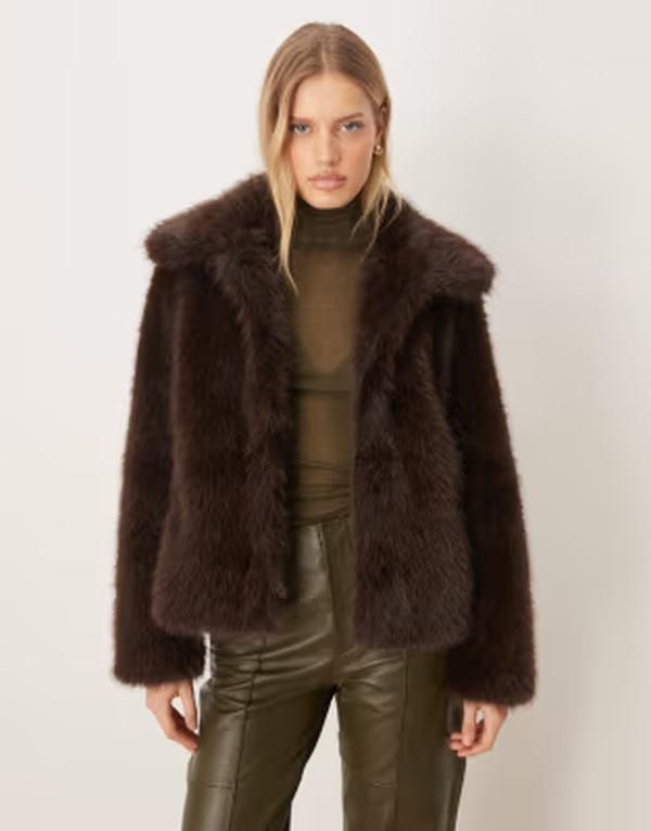 ジーナトリコ レディース アウター コート ジャケット Gina Tricot faux fur jacket in dark brown ブラウン