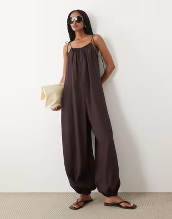アルケット レディース トップス ジャンプスーツ ARKET balloon leg beach jumpsuit in chocolate Brown ブラウン