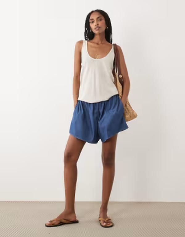 アルケット レディース ボトムス ハーフパンツ・ショーツ ショートパンツ デニム ARKET pull on denim shorts in midwash Mid wash blue ブルー