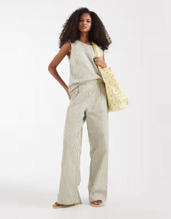 エイソス レディース ボトムス カジュアルパンツ ギンガムチェック ギンガム ASOS DESIGN seersucker volume pants in gingham part of a set