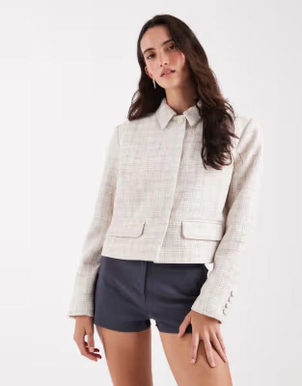 エイソス レディース アウター ジャケット・ブルゾン クロップド ASOS DESIGN tailo red cropped jacket with button detail in ecru エクリ