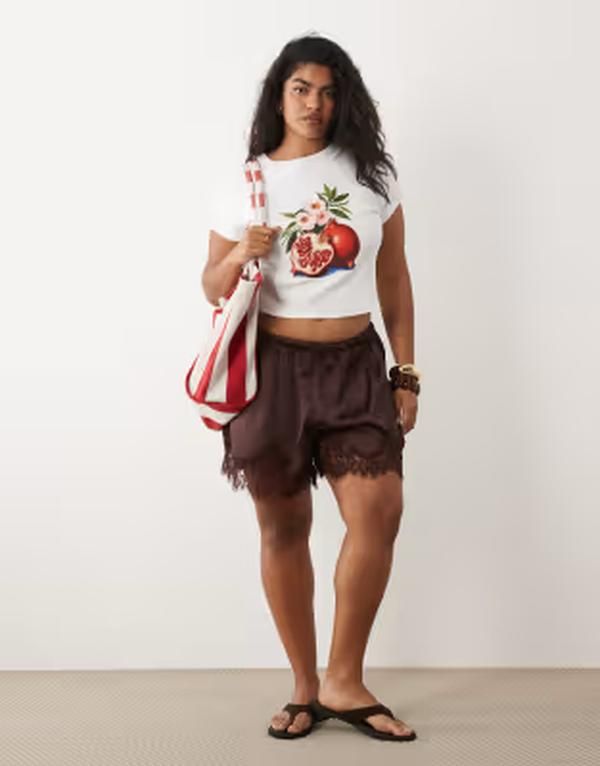 エイソス レディース ボトムス ハーフパンツ・ショーツ レーストリム ドローコードウエスト ショートパンツ サテン レース ASOS Curve ASOS DESIGN Curve satin lac