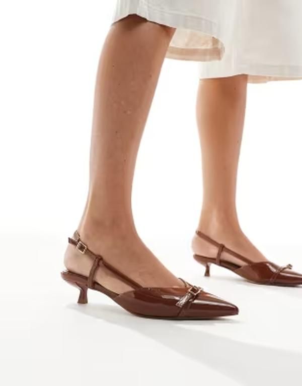 シュー レディースリッポン・ローファー ヒール Schuh Sybill kitten heel slingback shoes in toffee patentOFFEE TAN PATENT タン