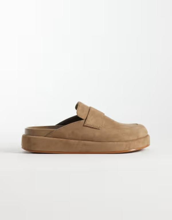 シュー レディースリッポン・ローファー スエード schuh Tiramisu flatform loafer style mules in taupe suedette Taupe suedette