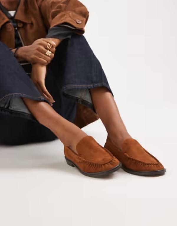 シュー レディースリッポン・ローファー スエード schuh Lorena loafers in tan suedette Tan suedette タン