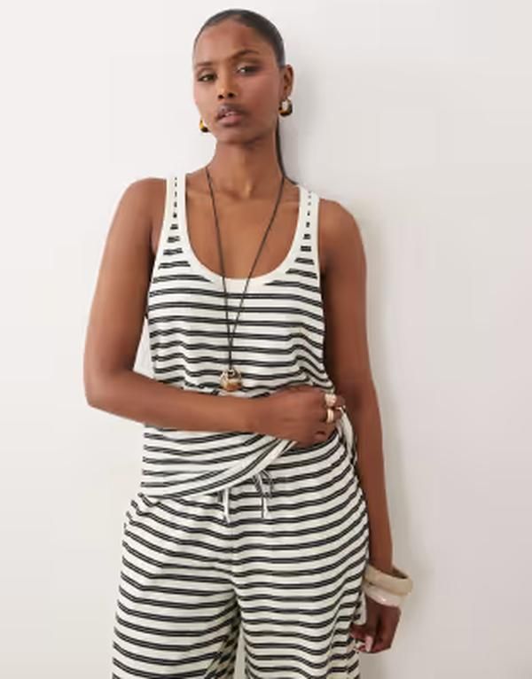 エイソス レディース トップス ベスト ニット ASOS DESIGN textu red knit scoop neck loose fitank top and white stripes Mon