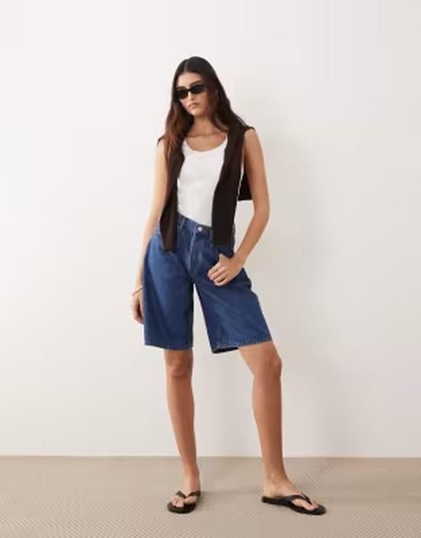 アレンジ レディース ボトムス ハーフパンツ・ショーツ ショートパンツ ARRANGE loose fit longline shorts in mid wash BLUE ブルー