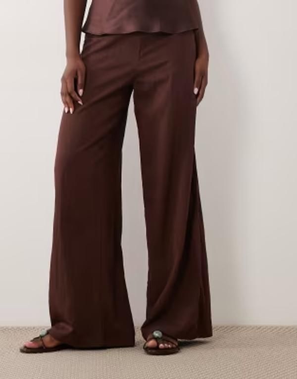 エイソス レディース ボトムス カジュアルパンツ ワイドレッグ ASOS DESIGN Tailo red wide leg clean waist floaty pants BROWN ブラウン