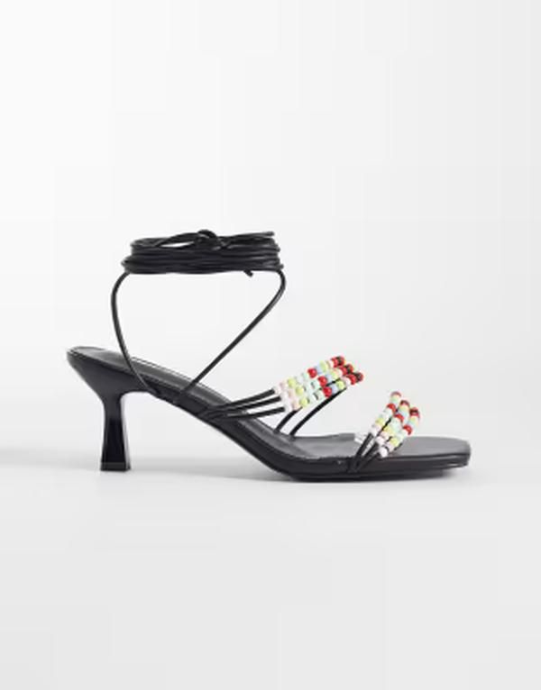 パブリックデザイア ワイドフィット レディース シューズ サンダル ヒール Public Desire Wide Fit kitten heel sandals with color beads Bl
