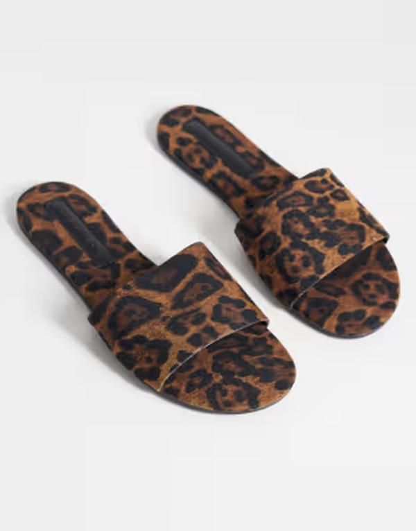 エイソス レディース シューズ サンダル ASOS DESIGN Faith flat sandals in leopard アニマル