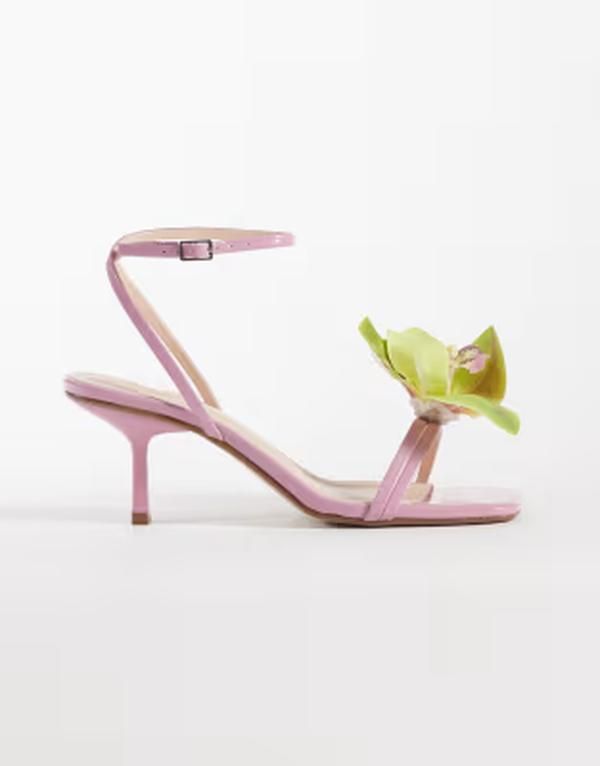 パブリックデザイア ワイドフィット レディース シューズ サンダル ヒール Public Desire Wide Fit kitten heel sandals with 3D flower PINK