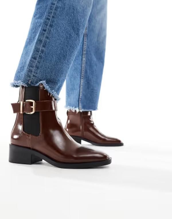 シュー レディース ブーツ・レインブーツ チェルシーブーツ チェルシー ヒール schuh Cadie buckle detailing heeled chelsea boots BROWN ブラウン