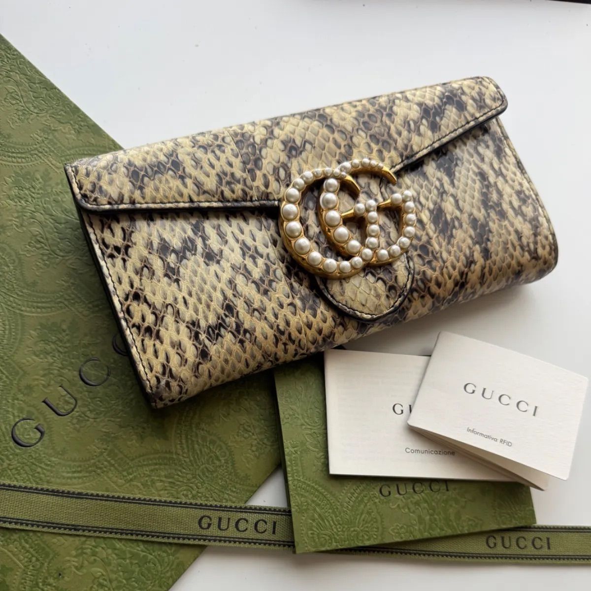 【美品】 GUCCI グッチ マーモント2つ折り 長財布 パイソン