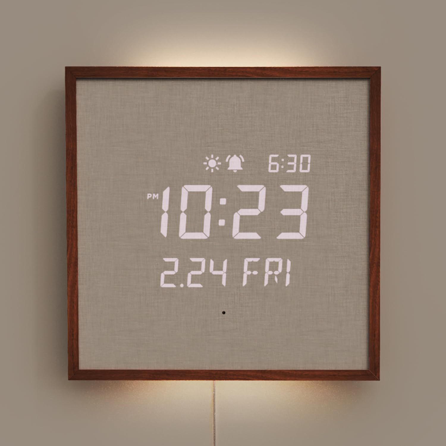 mooas 木製フレーム バックライト 常夜灯 LED 壁掛け時計、3つの使用モード、平日/週末選択アラーム、壁掛け/スタンドの2通り設置可能、多機能LED時計、アラームクロック、12/24時間モード、リモコン操作、4段階の明るさ調節、サンラ 453e01ab