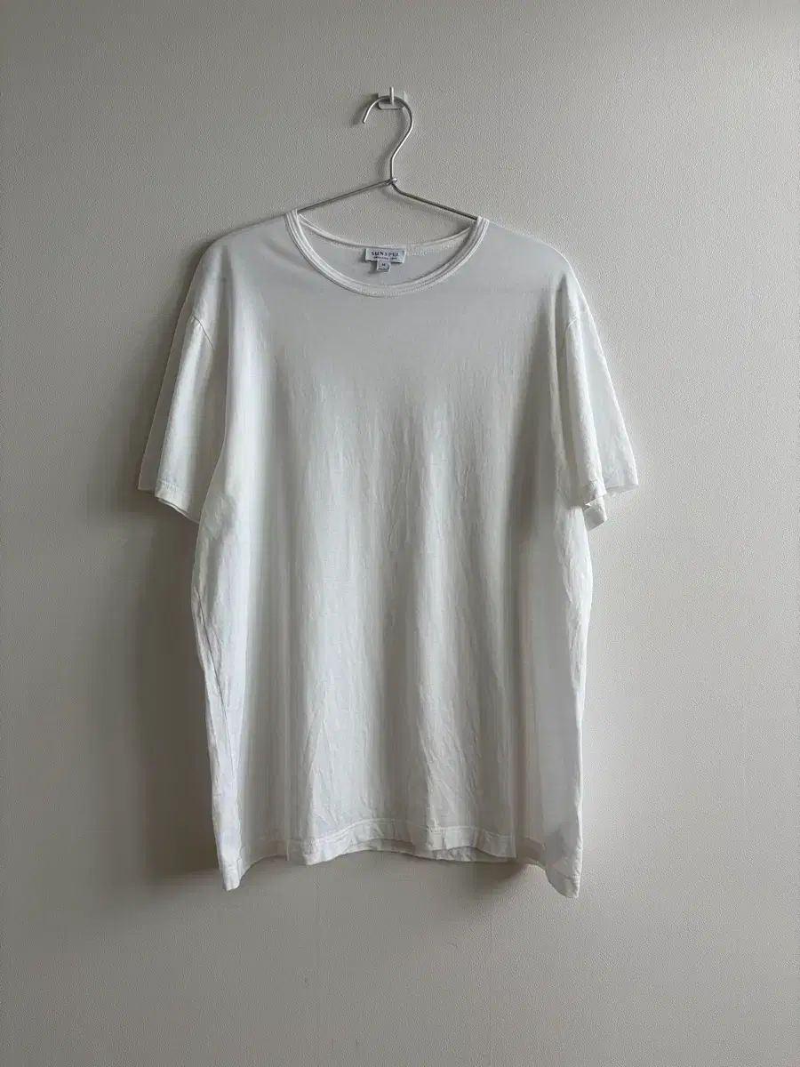 サンフェル 白 ラウンドネック Tシャツ